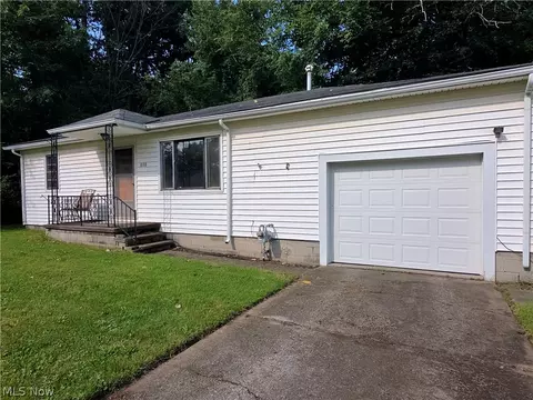 6118 Gladys Ave, Elyria, OH 44035 photo 3