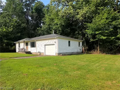 6118 Gladys Ave, Elyria, OH 44035 photo 5