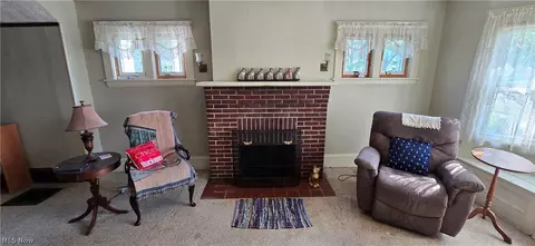 Living - 1518 Middle Ave, Elyria, OH 44035 photo 2 of 3