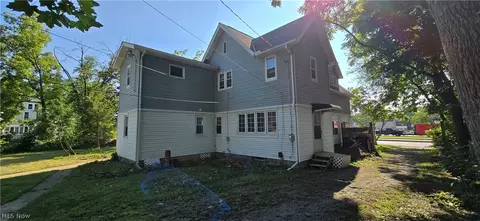 Exterior - 1518 Middle Ave, Elyria, OH 44035 photo 6 of 7