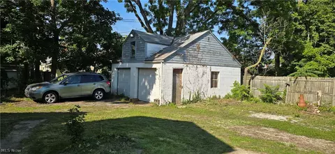 Exterior - 1518 Middle Ave, Elyria, OH 44035 photo 4 of 7