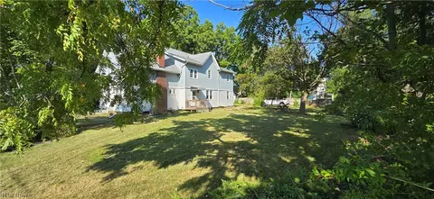 Exterior - 1518 Middle Ave, Elyria, OH 44035 photo 2 of 7