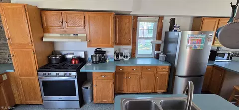 Kitchen - 1518 Middle Ave, Elyria, OH 44035 photo 1 of 2