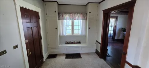 Entry Way - 1518 Middle Ave, Elyria, OH 44035 photo 2 of 10