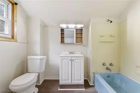 Bath - 229 E 1st St, Mansfield, OH 44902 photo 2 of 2