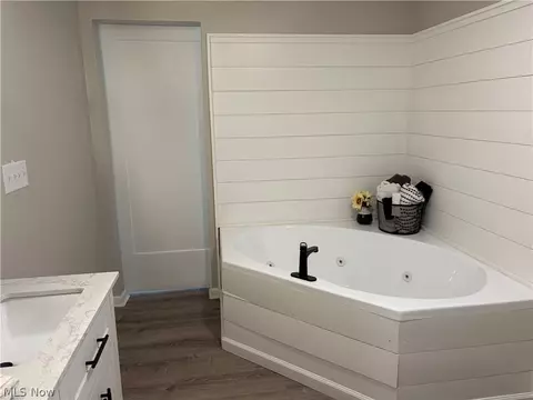 Bath - 921 Norman Ave, Ashtabula, OH 44004 photo 4 of 8