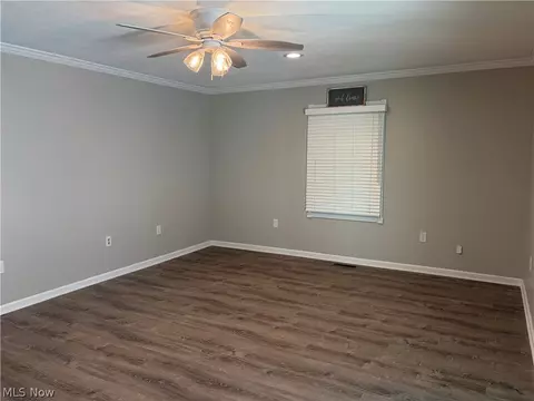 Living - 921 Norman Ave, Ashtabula, OH 44004 photo 5 of 7