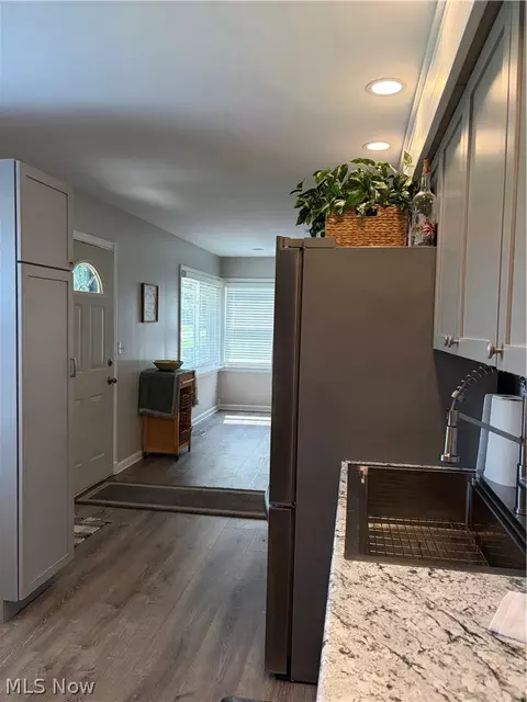 Entry Way - 921 Norman Ave, Ashtabula, OH 44004 photo 3 of 7