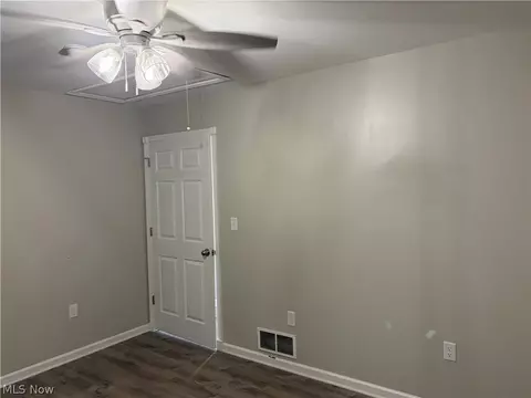 Bedroom - 921 Norman Ave, Ashtabula, OH 44004 photo 3 of 3