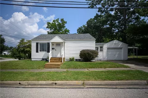 2651 21st St, Cuyahoga Falls, OH 44223