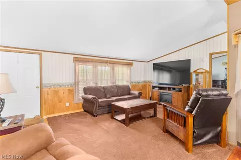 Living - 8445 Salem Unity Rd, Salem, OH 44460 photo 1 of 2
