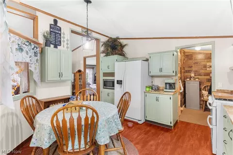 Kitchen - 8445 Salem Unity Rd, Salem, OH 44460 photo 2 of 2