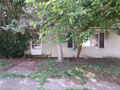 210 Union Ave, Dover, OH 44622