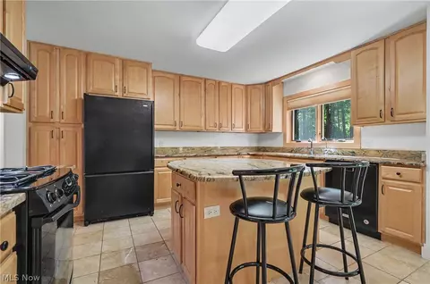 Kitchen - 4389 Everett Rd, Richfield, OH 44286 photo 3 of 4