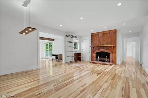Living - 4389 Everett Rd, Richfield, OH 44286 photo 2 of 5