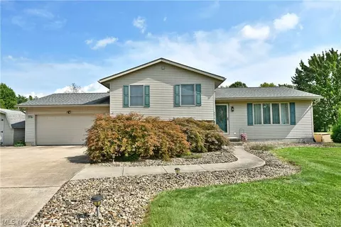 6619 Palmyra Rd SW, Warren, OH 44481