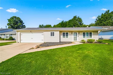 15700 Pinewood Dr, Strongsville, OH 44149