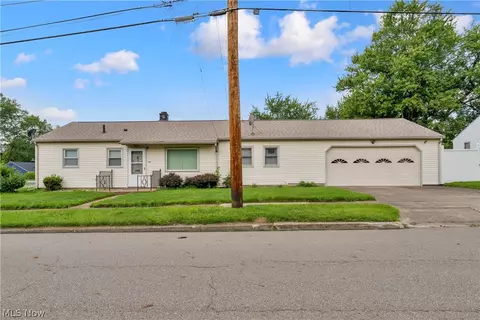34 Mcdonald Ave, Niles, OH 44446