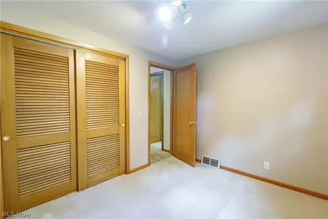 Bedroom - 1416 Dunkeith Dr NW, Canton, OH 44708 photo 11 of 14