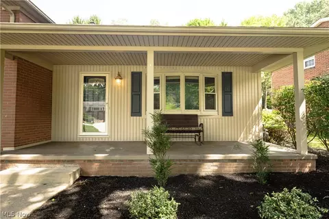 Exterior - 1416 Dunkeith Dr NW, Canton, OH 44708 photo 8 of 8