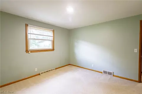 Bedroom - 1416 Dunkeith Dr NW, Canton, OH 44708 photo 8 of 14