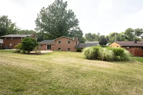 Exterior - 1416 Dunkeith Dr NW, Canton, OH 44708 photo 3 of 8