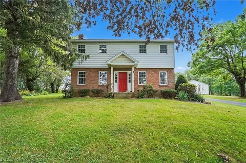 51117 Hadley Rd, East Palestine, OH 44413