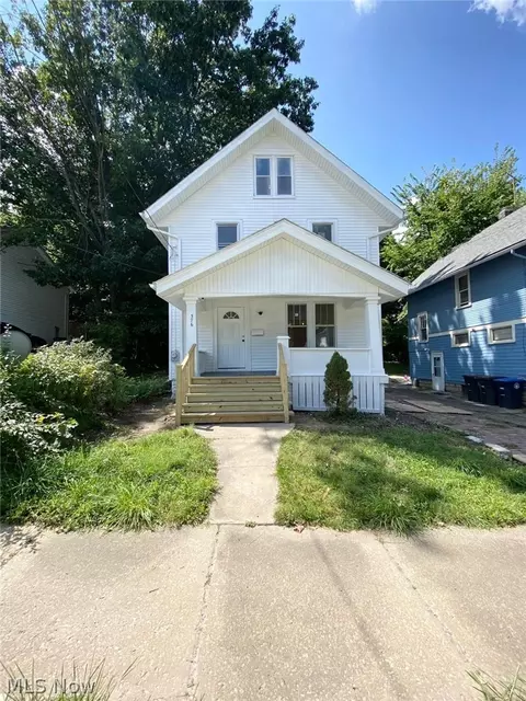 576 Kling St, Akron, OH 44311