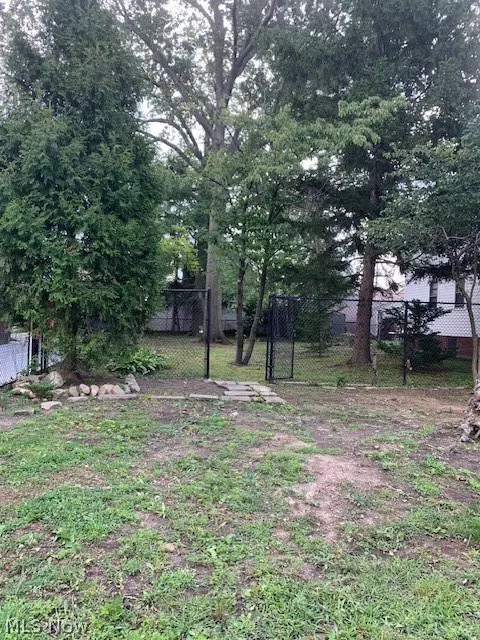 Waterbury Road, Lakewood, OH 44017
