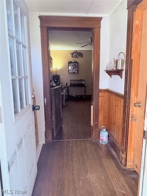 Entry Way - 506 W 58th St, Ashtabula, OH 44004 photo 5 of 15
