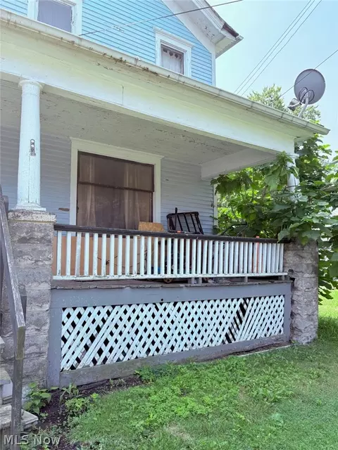 Exterior - 506 W 58th St, Ashtabula, OH 44004 photo 3 of 9