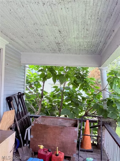 Exterior - 506 W 58th St, Ashtabula, OH 44004 photo 2 of 9