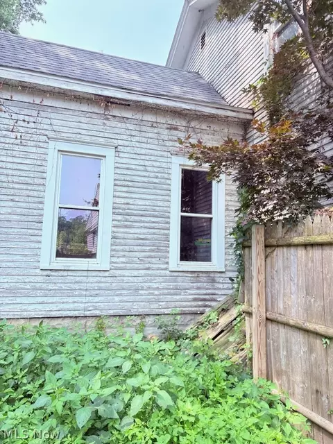 Exterior - 506 W 58th St, Ashtabula, OH 44004 photo 7 of 9