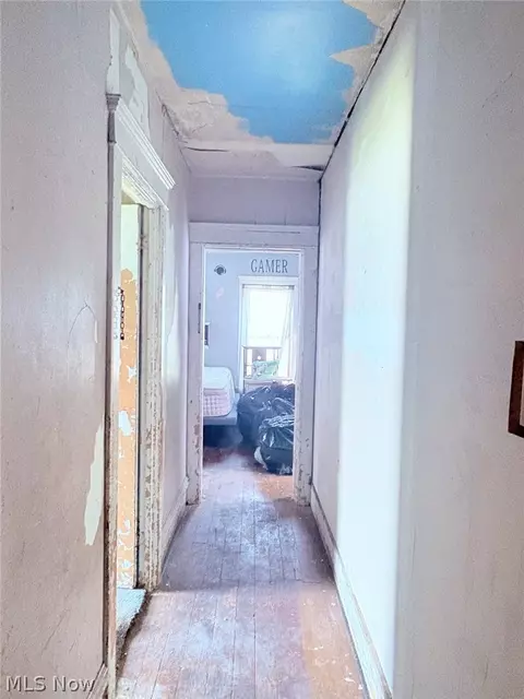 Entry Way - 506 W 58th St, Ashtabula, OH 44004 photo 10 of 15