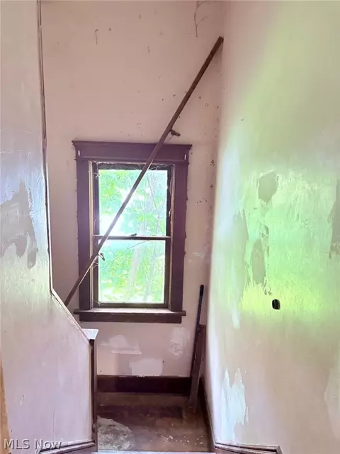 Entry Way - 506 W 58th St, Ashtabula, OH 44004 photo 13 of 15