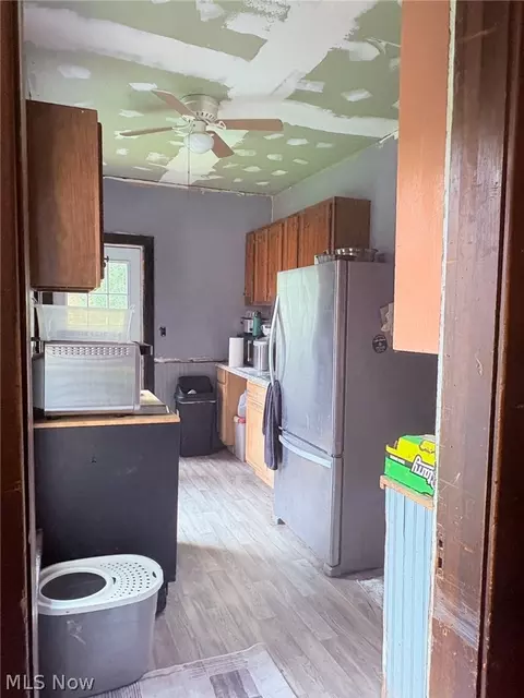 Entry Way - 506 W 58th St, Ashtabula, OH 44004 photo 3 of 15