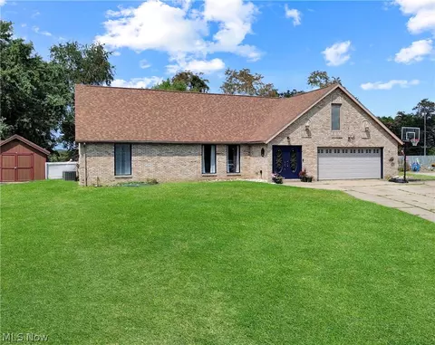 151 Powells Ln, Wintersville, OH 43953