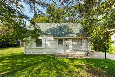 251 Bonnieview Ave, Alliance, OH 44601