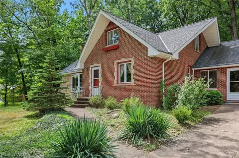 Exterior - 7550 Beverly Dr, Independence, OH 44131 photo 3 of 5