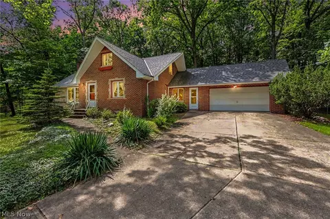 Exterior - 7550 Beverly Dr, Independence, OH 44131 photo 2 of 5