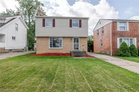 19806 Mountville Dr, Maple Heights, OH 44137