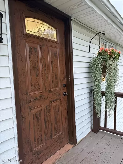 Entry Way - 6206 Downs Rd NW, Warren, OH 44481 photo 1 of 4