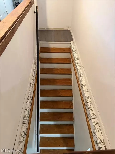 Entry Way - 6206 Downs Rd NW, Warren, OH 44481 photo 3 of 4