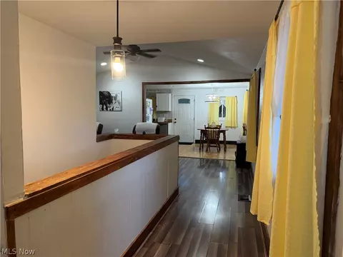 Entry Way - 6206 Downs Rd NW, Warren, OH 44481 photo 2 of 4