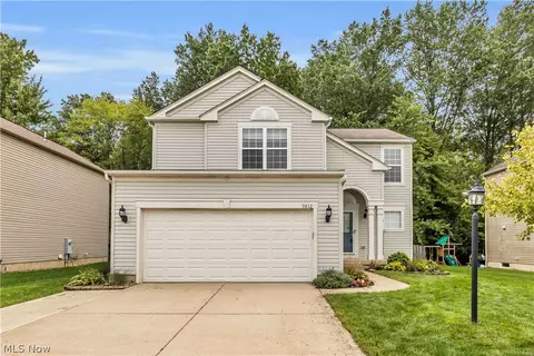 9812 Seton Dr, Olmsted Twp, OH 44138