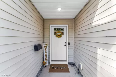 Entry Way - 19 Third Ave, Berea, OH 44017 photo 1 of 7