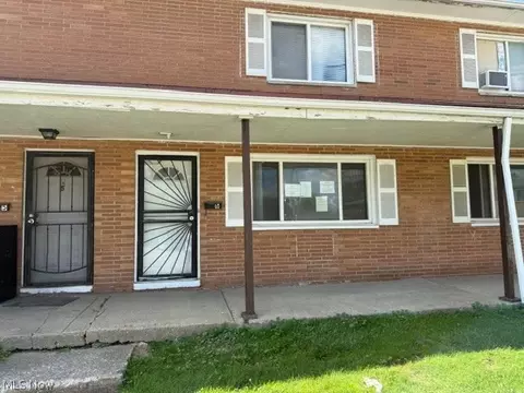4906 Banbury Ct #6, Warrensville Heights, OH 44128