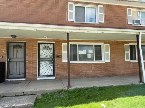 4906 Banbury Ct #6, Warrensville Heights, OH 44128