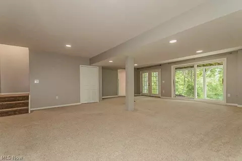 Living - 795 Meadowlark Rd, Painesville, OH 44077 photo 2 of 2