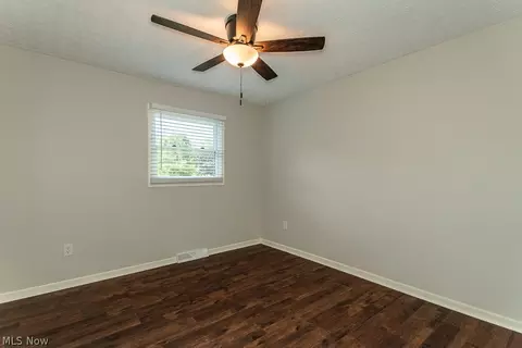 Bedroom - 795 Meadowlark Rd, Painesville, OH 44077 photo 4 of 7